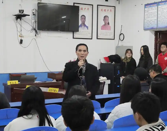 深化提醒了网络陷阱对青少年的潜在损害具有很强的警示和教育价值